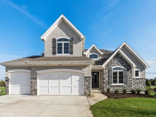 17813 Hayes St, Overland Park, KS 66013