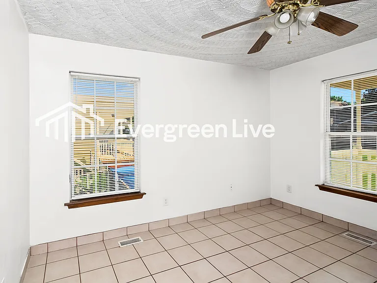 1417 Martin Ave — Photo 13