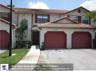 9107 Vineyard Lake Dr, Fort Lauderdale, FL 33324