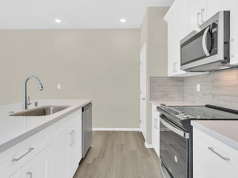 2074 Bergamot St — Photo 18