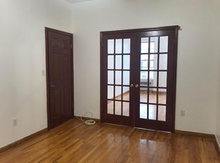 6252 60th St, Ridgewood, NY 11385