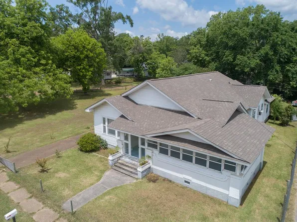 108 Blount St, Water Valley, MS 38965