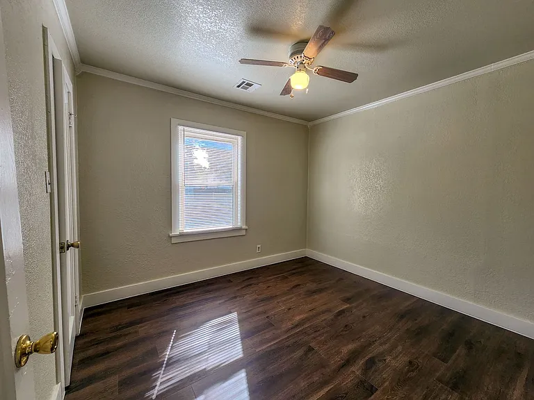 1002 Overland Ct — Photo 34
