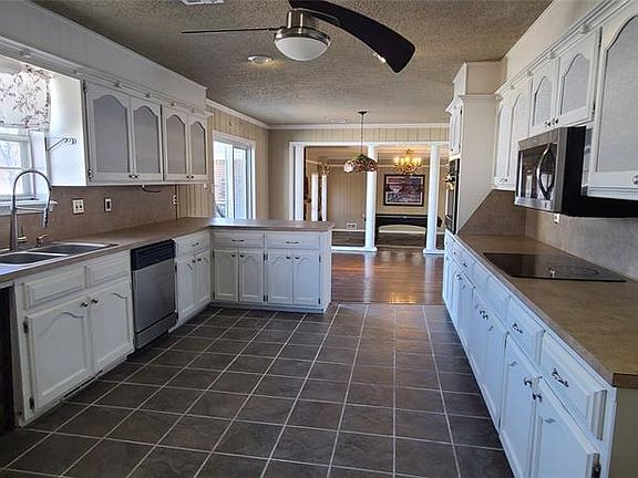 2nd image of 27 Willowbrook
