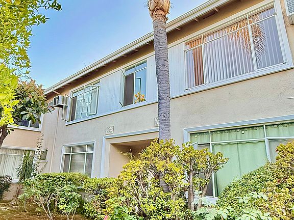 5th image of 5453 Whitsett Ave #12522