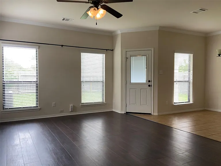 16003 Thornbill Ln — Photo 3