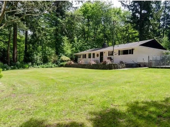 13715 28th Ave, Surrey, BC V4P 1T7