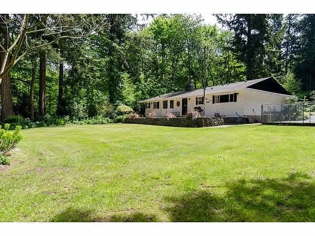 13715 28th Ave photo 1