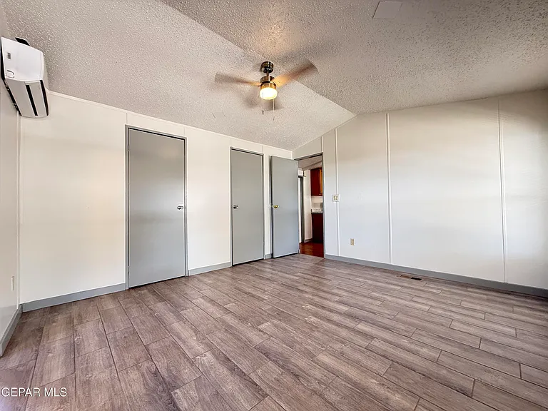 5941 Sixta Dr — Photo 28