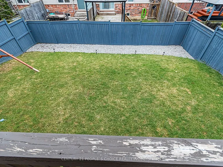 147 Garinger Cres — Photo 5