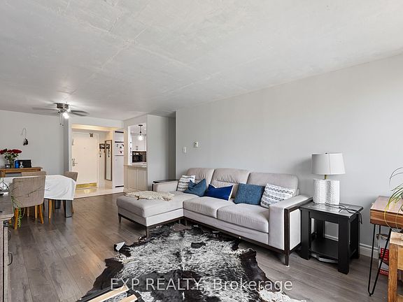 4th image of 25 Fairview Rd W #707