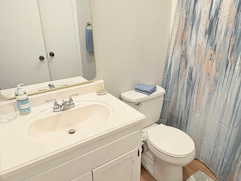 507 W Westview St #16 — Photo 15