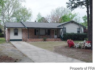 5771 Crenshaw Dr, Hope Mills, NC 28348