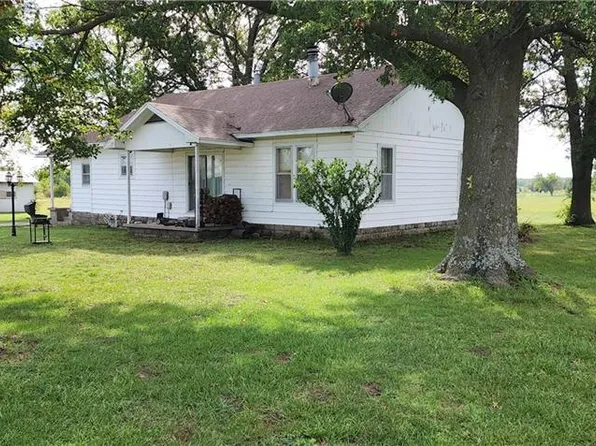 321 E 47th Hwy, Girard, KS 66743