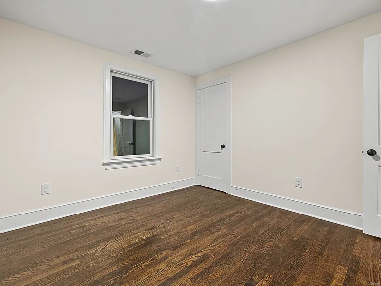 46 Puritan Ln — Photo 18