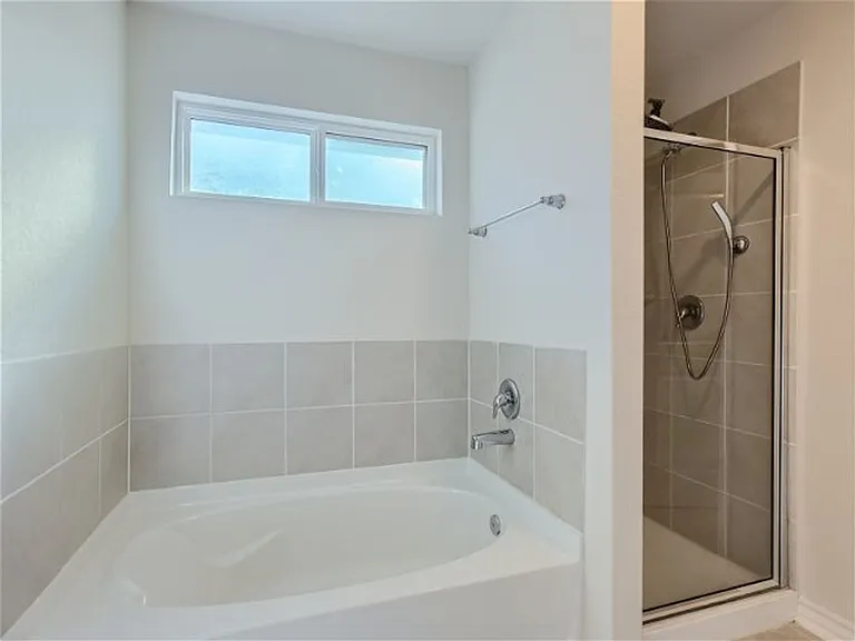 9811 Bratten Rise — Photo 16