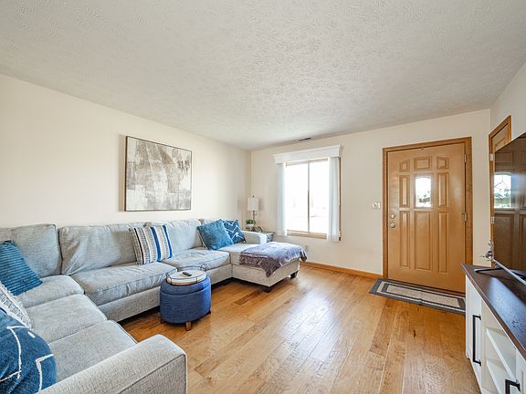 4th image of 154 Bay Ridge Dr