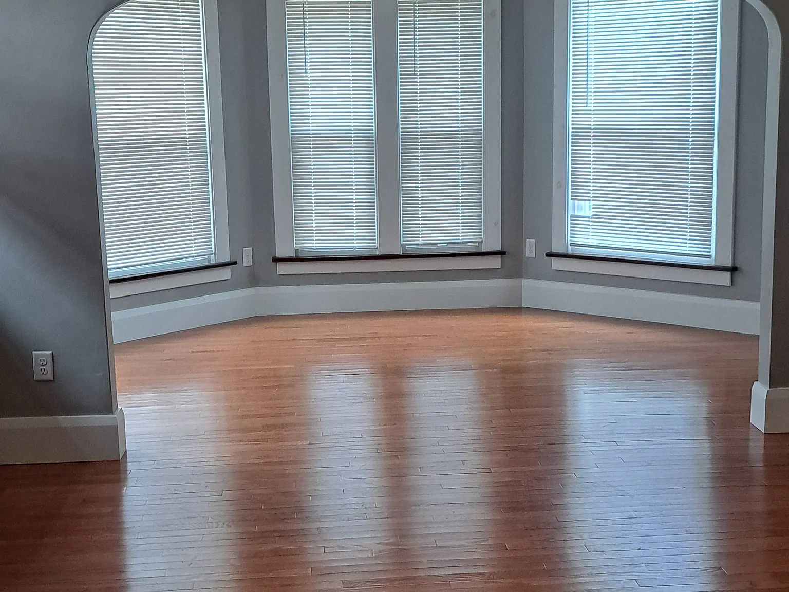 3 bed, 1350 sqft, $1,900 — Photo 4