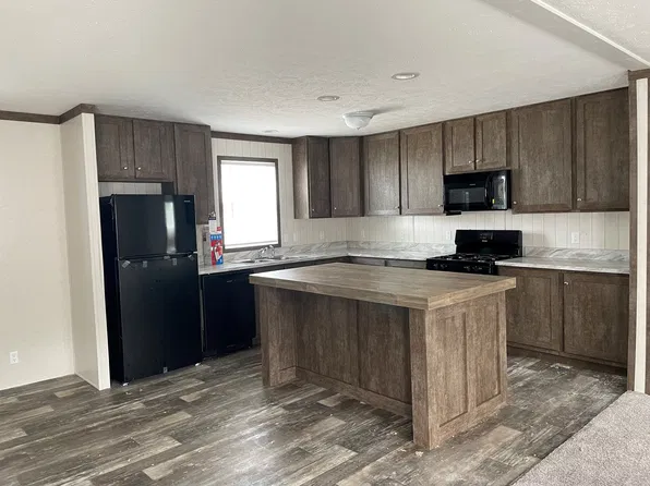 201 McAuliffe Dr #201, Flushing, MI 48433