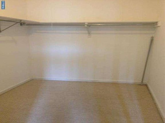 4th image of 2 Leverington Ave #44