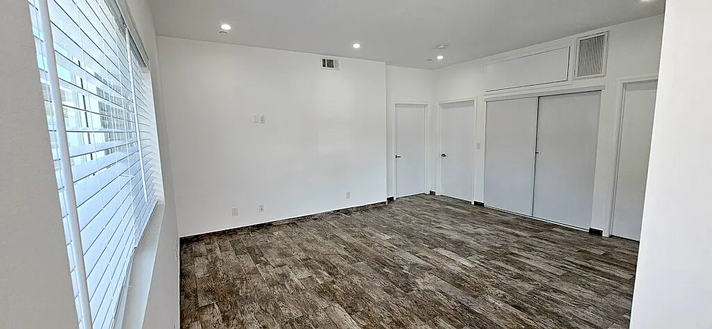2 bed, 818 sqft, $3,000 — Photo 3
