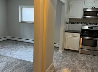 8 Carol Cir #B3, West Roxbury, MA 02132