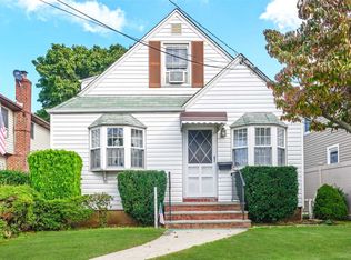119 Litchfield Ave, Elmont, NY 11003