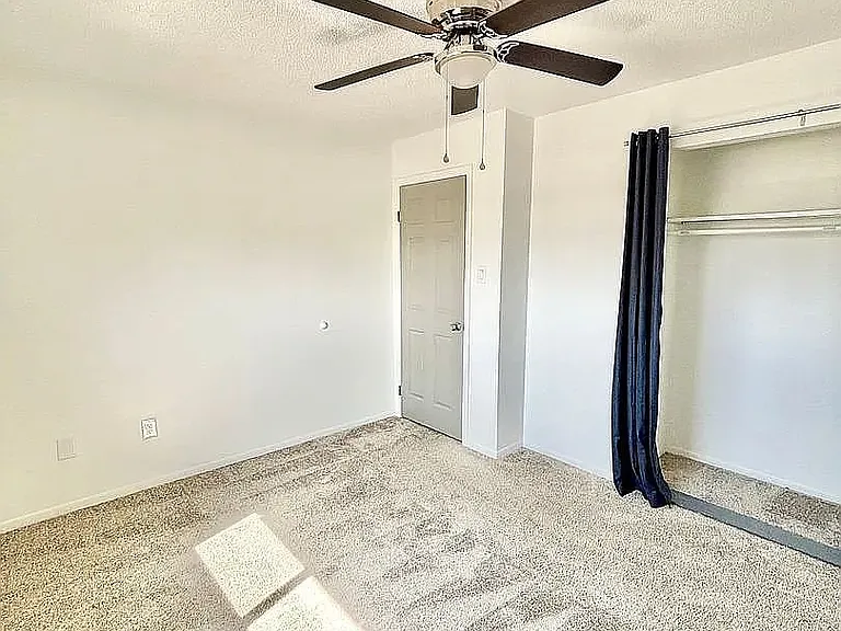 1936 Vinewood Ln #2 — Photo 5