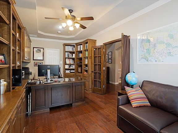 3rd image of 319 Westphalian Dr