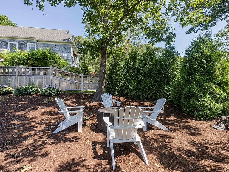 14 Woodland Ave — Photo 44