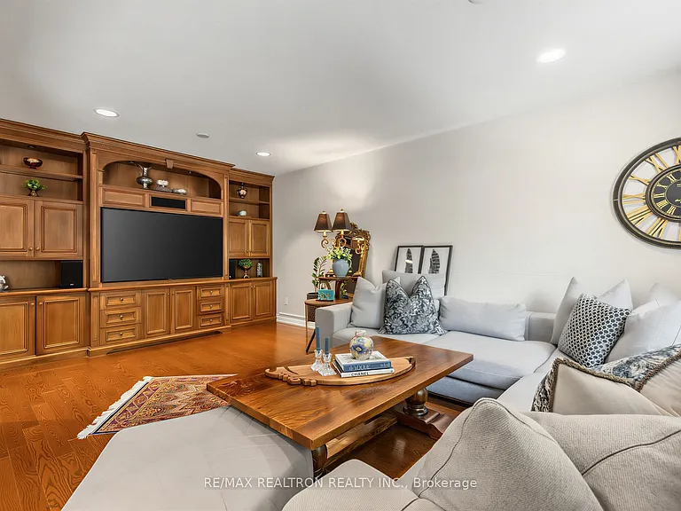 210 Westmount Blvd — Photo 12