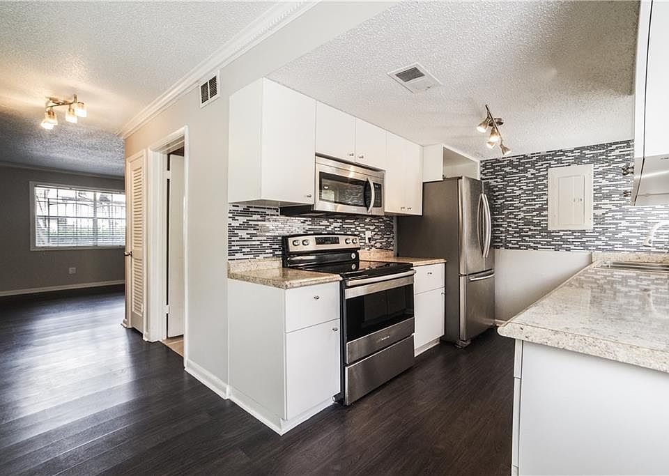 1st image of 2950 N Dekalb Dr APT A