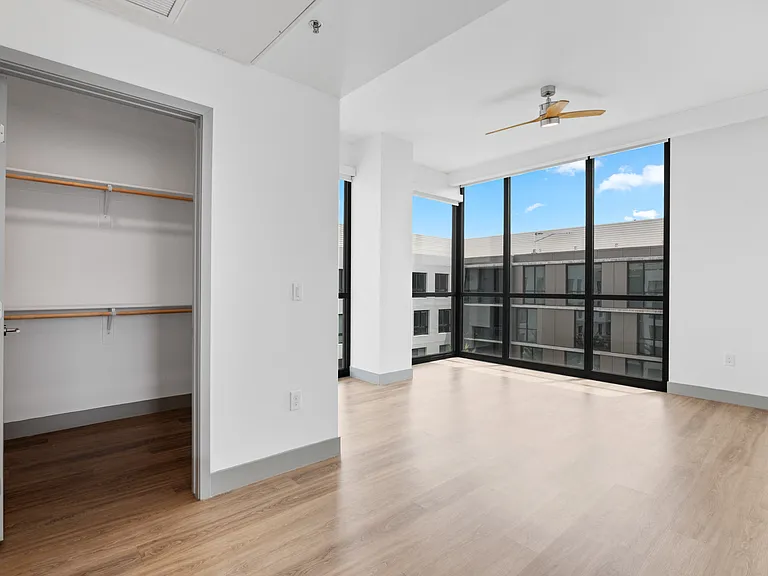 B12 Penthouse