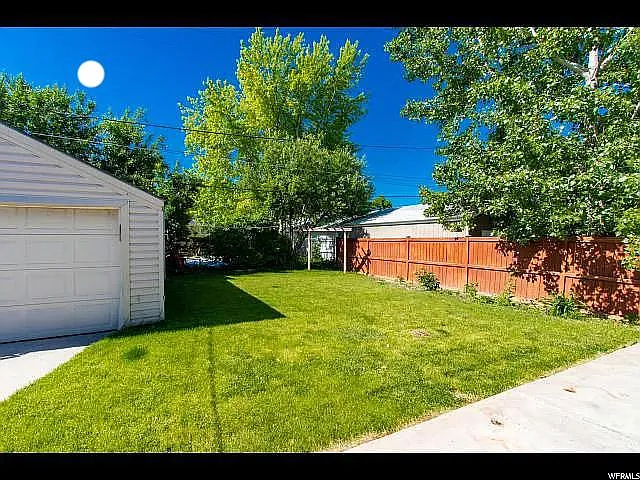 1550 E Westminster Ave — Photo 24