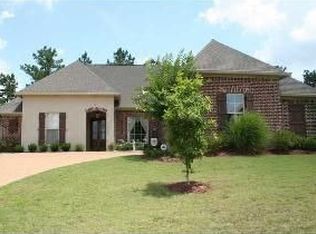 162 Cottonwood Dr, Madison, MS 39110