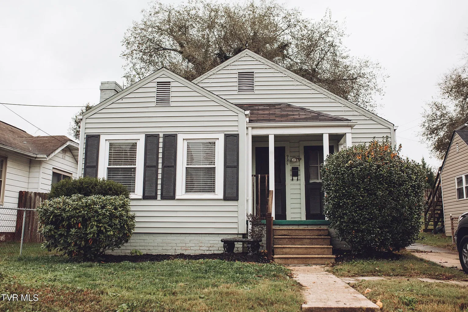 3 bed, 1115 sqft, $1,450 — Photo 1