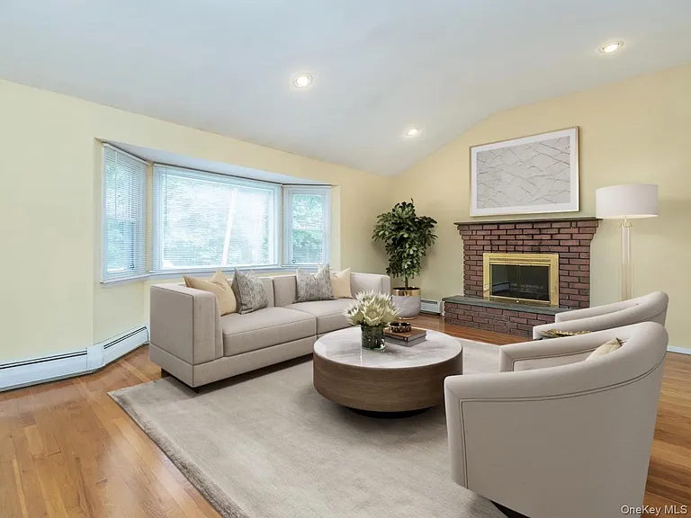 7 Plainview Rd — Photo 10