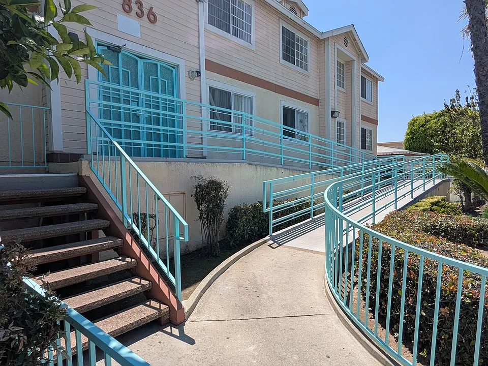 836 W Romneya Dr #104