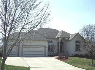 2509 SW Winterview Rdg, Lees Summit, MO 64081