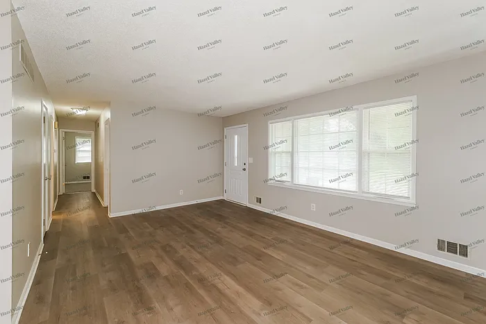4221 S Union Ave — Photo 6