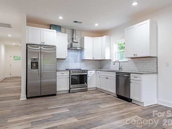 3rd image of 1019 N Ransom St