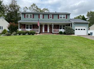 24 Barbara St, Kendall Park, NJ 08824