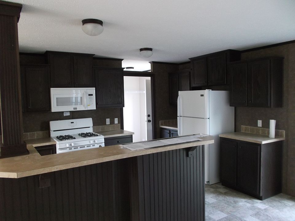 1st image of 2545 Loch Lomond Dr