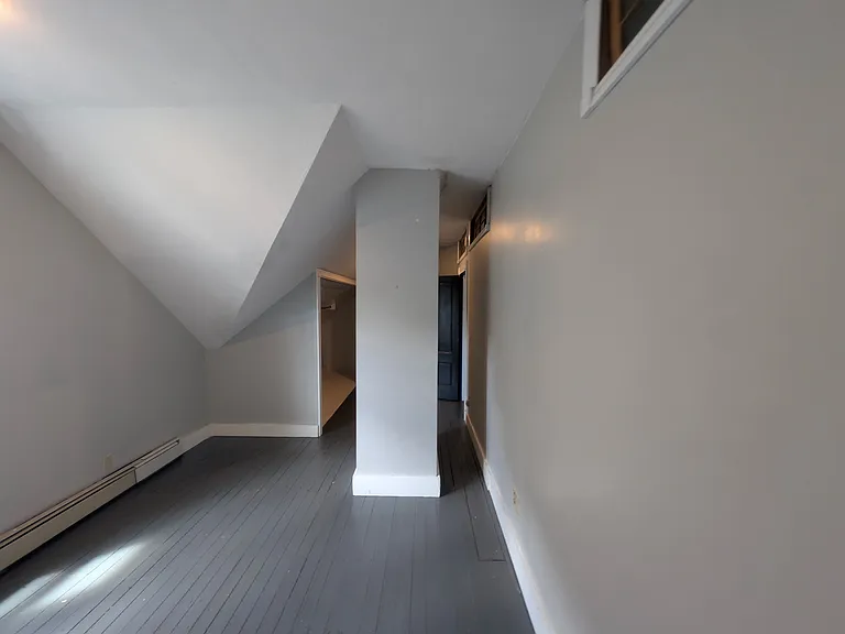 30 Violet St — Photo 16