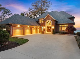 22780 Lake Rd, Rocky River, OH 44116