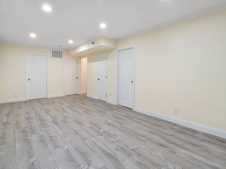 430 Monaco Ave — Photo 24