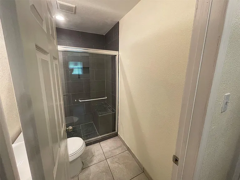 3942 King St — Photo 8