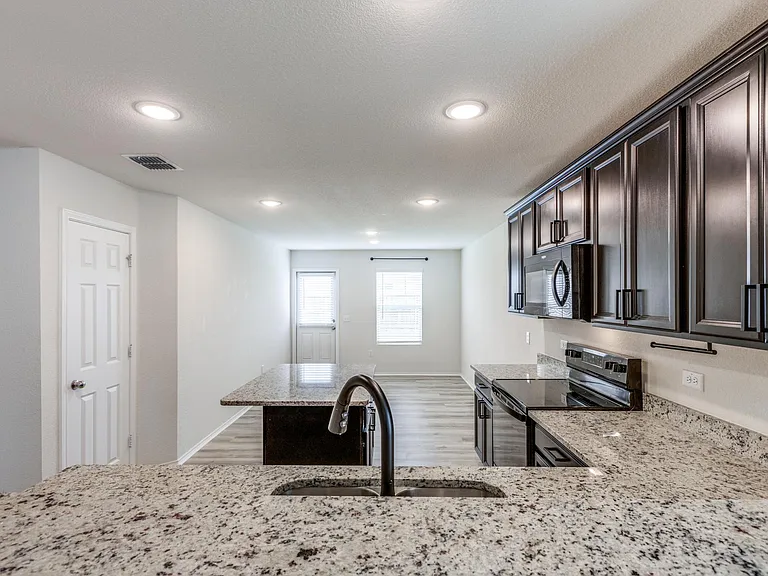 1337 Waggoner Dr — Photo 13