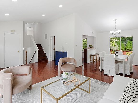 3rd image of 13513 Teakwood Ln