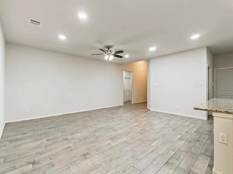 9717 Snowbell Ln — Photo 12